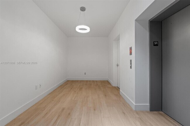 Foto del edificio - 16385 Biscayne Blvd