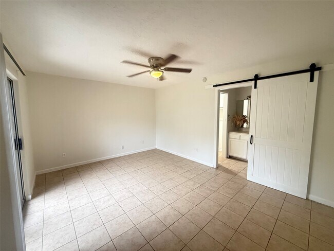 Foto del edificio - 12335 W Village Dr