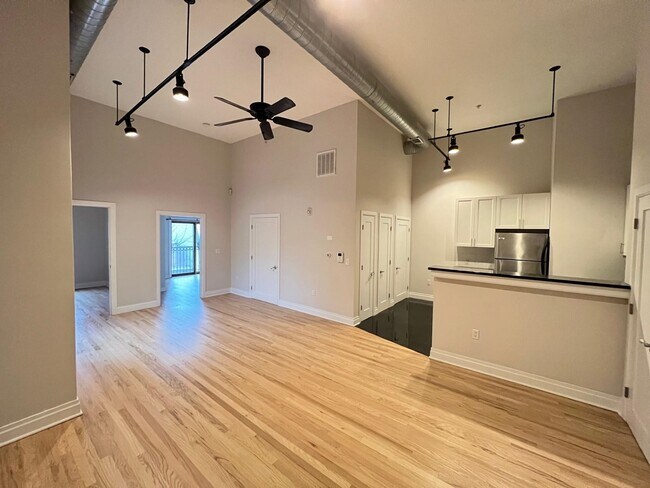 Building Photo - 338 Grove St