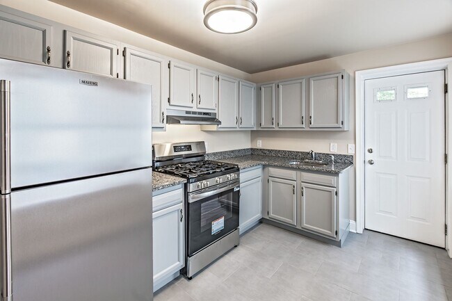 Foto del edificio - 3 bedroom, 1 bath, newly renovated home in Little Italy