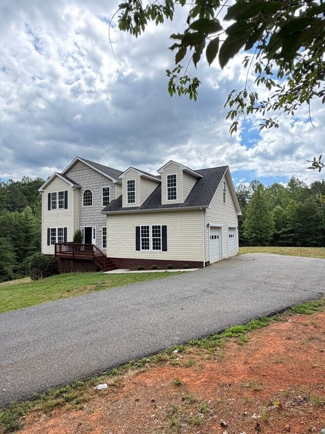 Photo - 106 Mountainside Drive