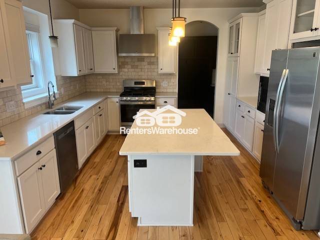 Foto del edificio - 1730 Deephaven Dr