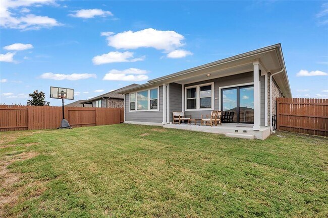 Building Photo - 105 Peruvian Ln