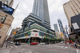 Building Photo - 386-4386 Yonge St