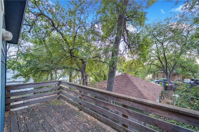 Building Photo - 2803 Robinson Ave
