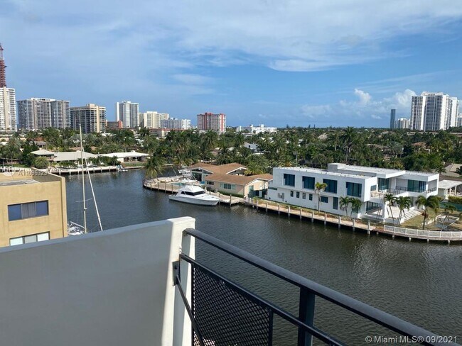 Foto del edificio - 401 Golden Isles Dr