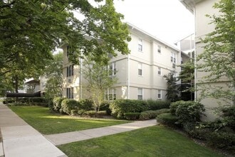 Building Photo - 158 E Walnut St