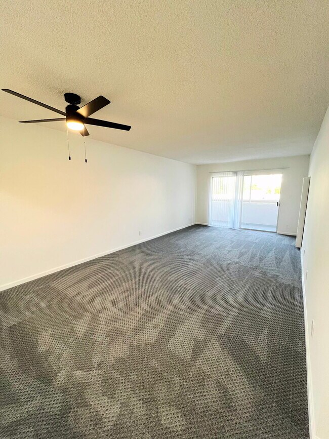 Foto del edificio - 10527 Palms Blvd