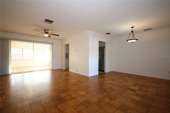 Building Photo - 1429 Seabreeze St