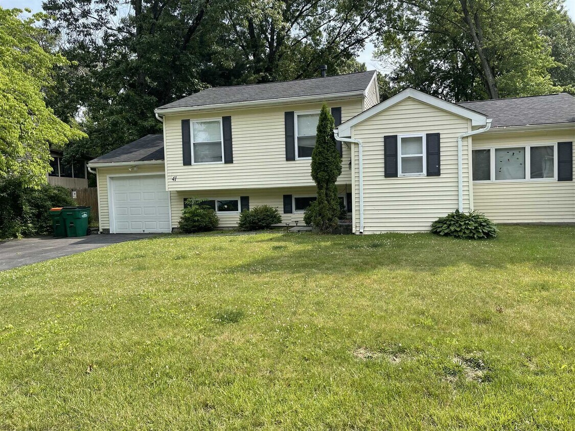 41 Robin Rd, Poughkeepsie, NY 12601 House Rental in Poughkeepsie, NY