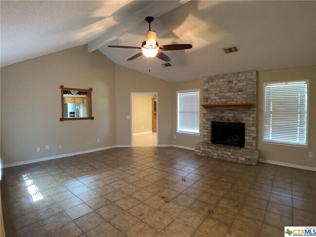 Building Photo - 1128 Camellia Ln