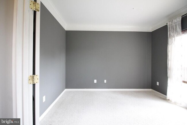 Foto del edificio - 5569 Jamisons Farm Dr