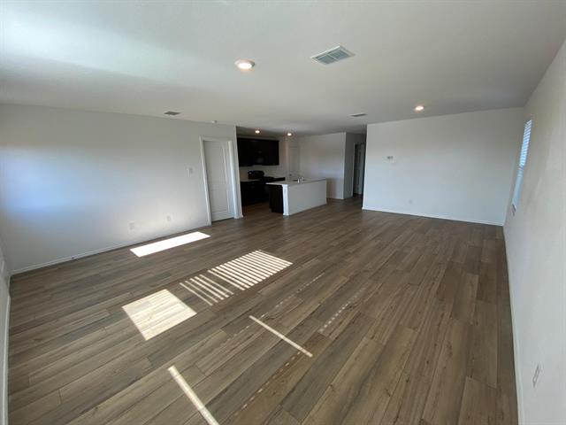 Building Photo - 1609 River Xing Dr