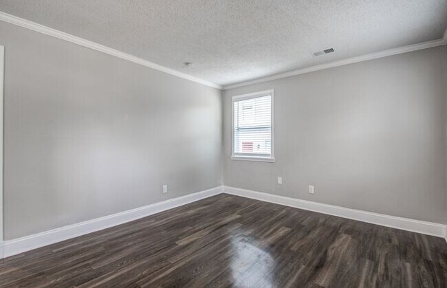 Building Photo - Cozy Renovated Home For Rent!