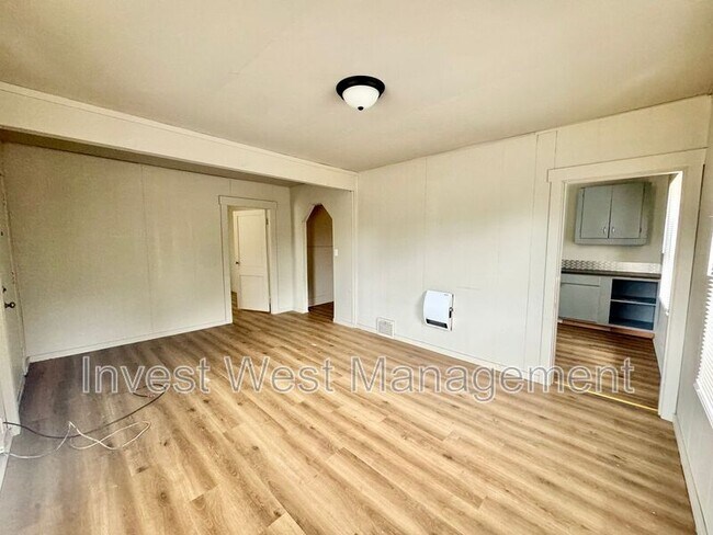 Building Photo - 626 Silverbrook Rd