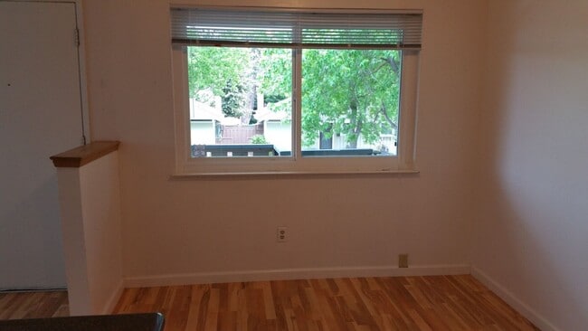 Foto del edificio - CAMBRIAN - Remodeled upstairs unit - great...