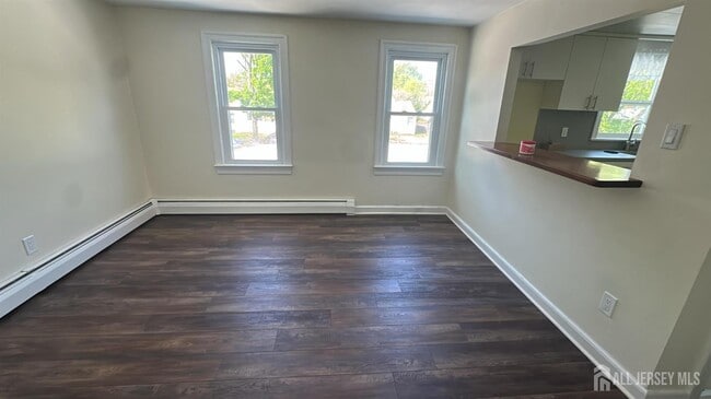 Building Photo - 127 Bentley Ave