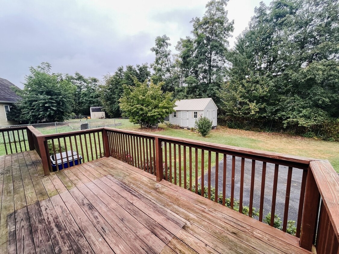 Building Photo - Charming 3 Bedroom, 2 Bath Single-Level Home