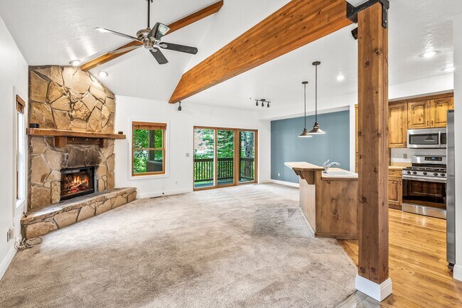 Building Photo - 25 Trailside Ct