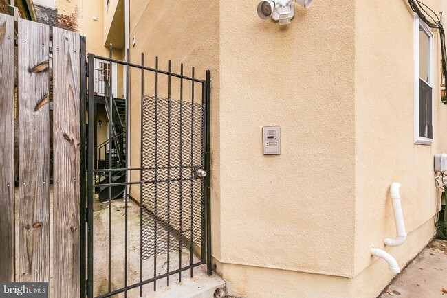 Foto del edificio - 910 S Charles St