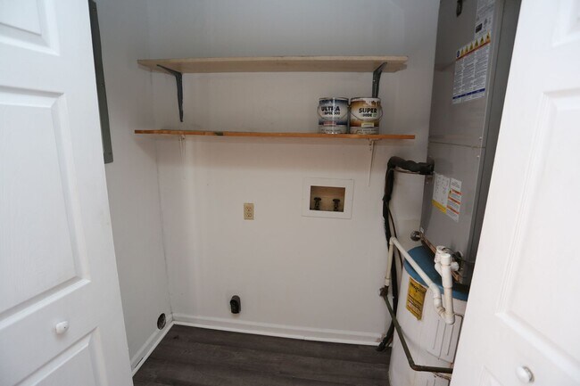 Building Photo - 2 Bedroom at Stadium Walk