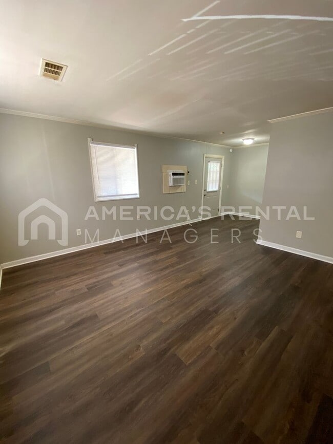 Building Photo - Welcome to your new rental home in Montgom...