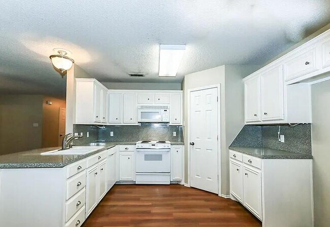 Foto del edificio - 6714 8th St