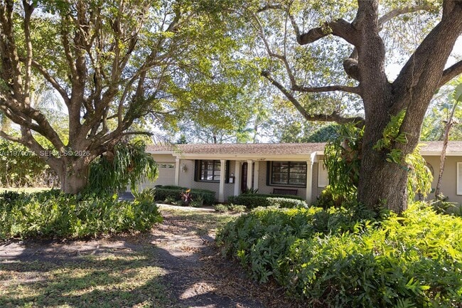 Building Photo - 13125 SW 83rd Ave