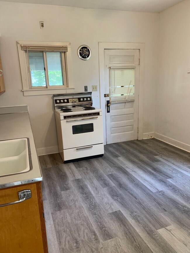 Foto del edificio - 714 Niagara St