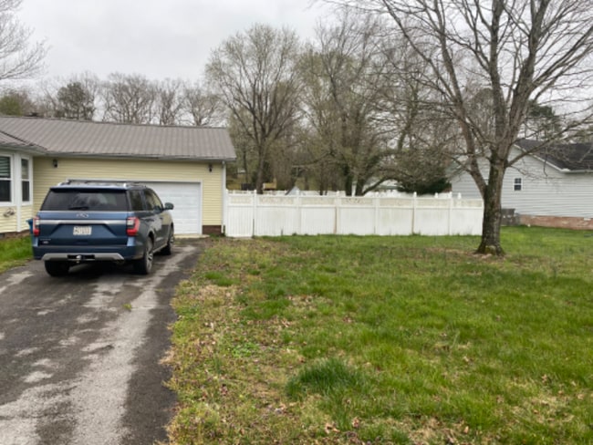 Building Photo - 391 Mortons Lake Rd