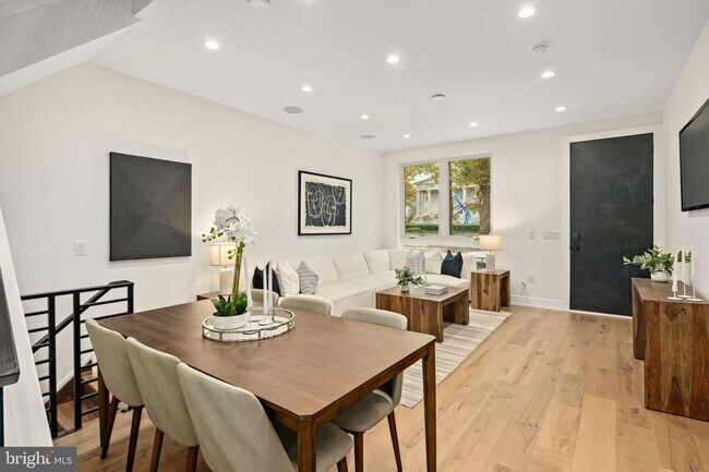 Foto del edificio - 2403 Grays Ferry Ave
