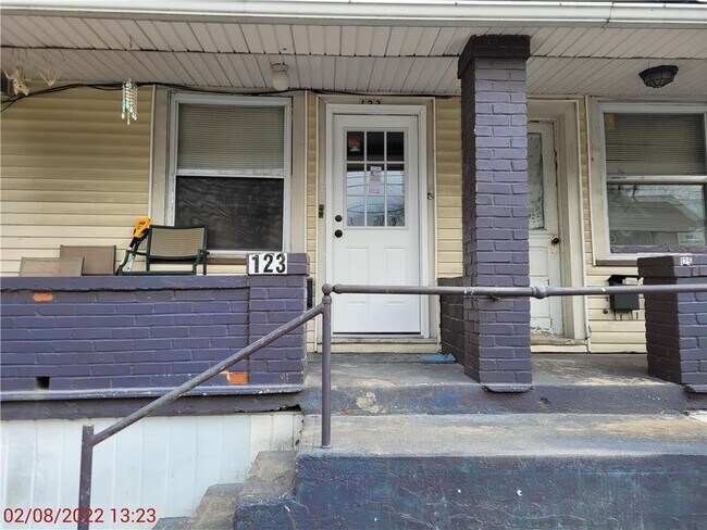 Building Photo - 123 S Church St