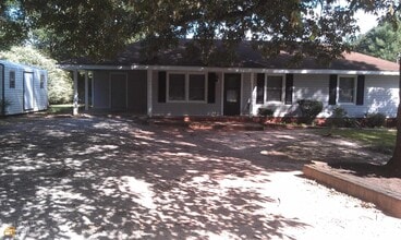 Building Photo - 565 Womack Rd