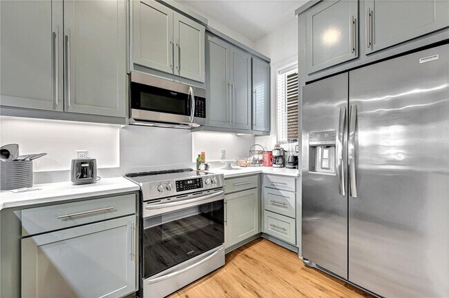 Foto del edificio - 394 S Hill Ave