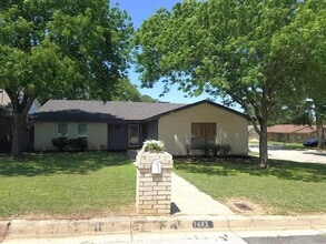 Building Photo - 7663 Blue Carriage Ct