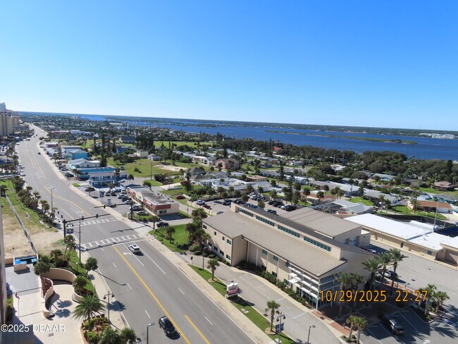 Foto del edificio - 3047 S Atlantic Ave