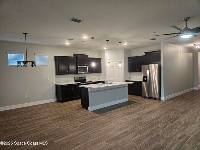 Foto del edificio - 4484 Magenta Isles Dr