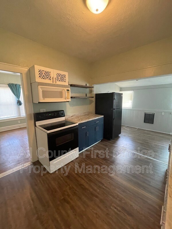 Foto del edificio - 1327 James Ave S