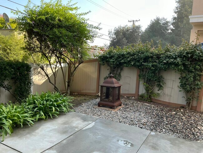 Foto del edificio - 852 N Monterey St