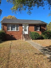 Building Photo - 3081 Maury St