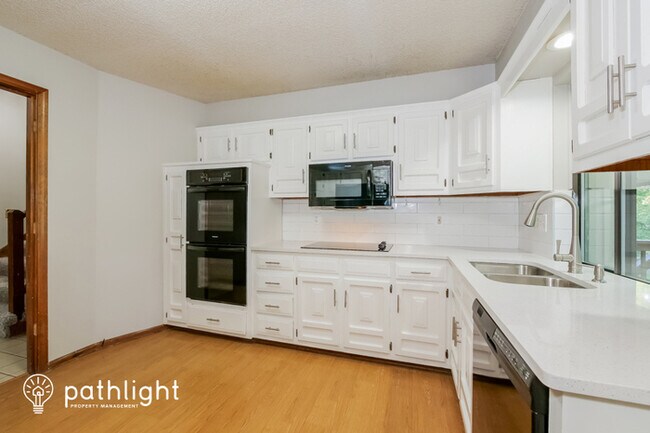 Foto del edificio - 5208 NW Walden Dr, Kansas City, MO, 64151