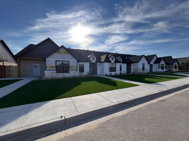 Building Photo - Brand new townhomes in Abbey Glen!