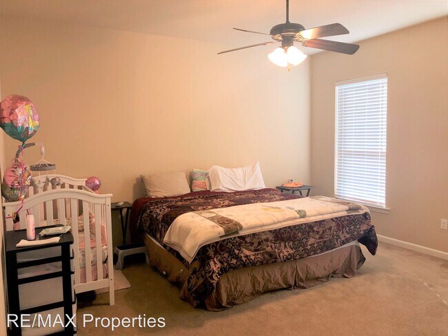 Building Photo - 4 br, 2 bath House - 17066 Enterprise Ave
