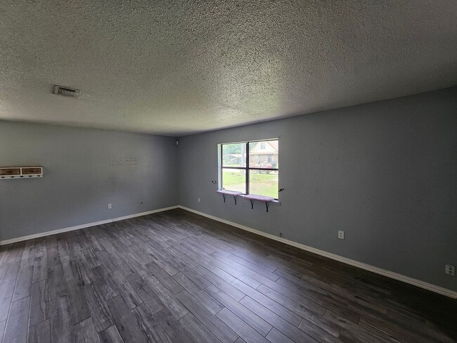 Building Photo - 402 Lefoi Ln