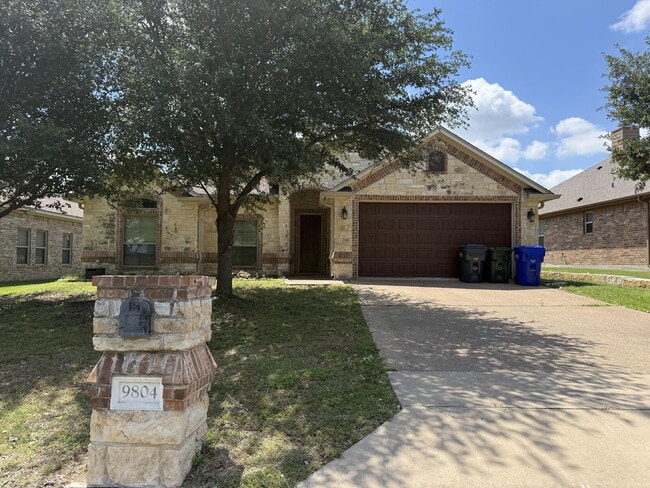 Building Photo - 9804 Houston Dr