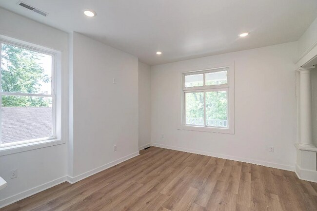 Foto del edificio - 2328 St James Ave