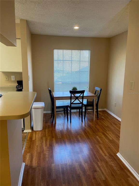 Foto del edificio - 8756 Mallard Reserve Dr