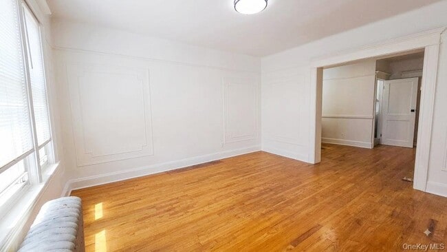Foto del edificio - 68-07 53rd Ave