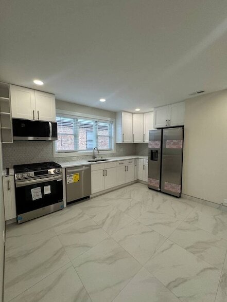 Foto del edificio - 5814 N Elston Ave