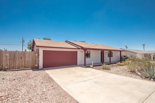 Building Photo - 2720 Cisco Dr N